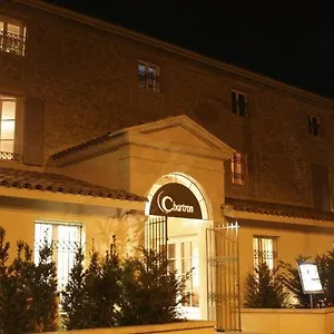 https://hotel-restaurant-chartron.hotels-rhonealpes.com